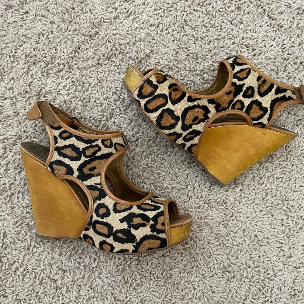 Leopard wedges